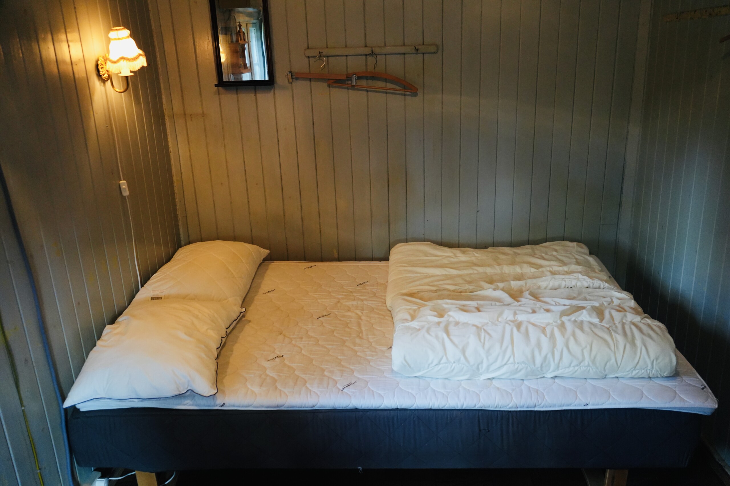 Bed_In_The_Cabin Double bed in the cabin.